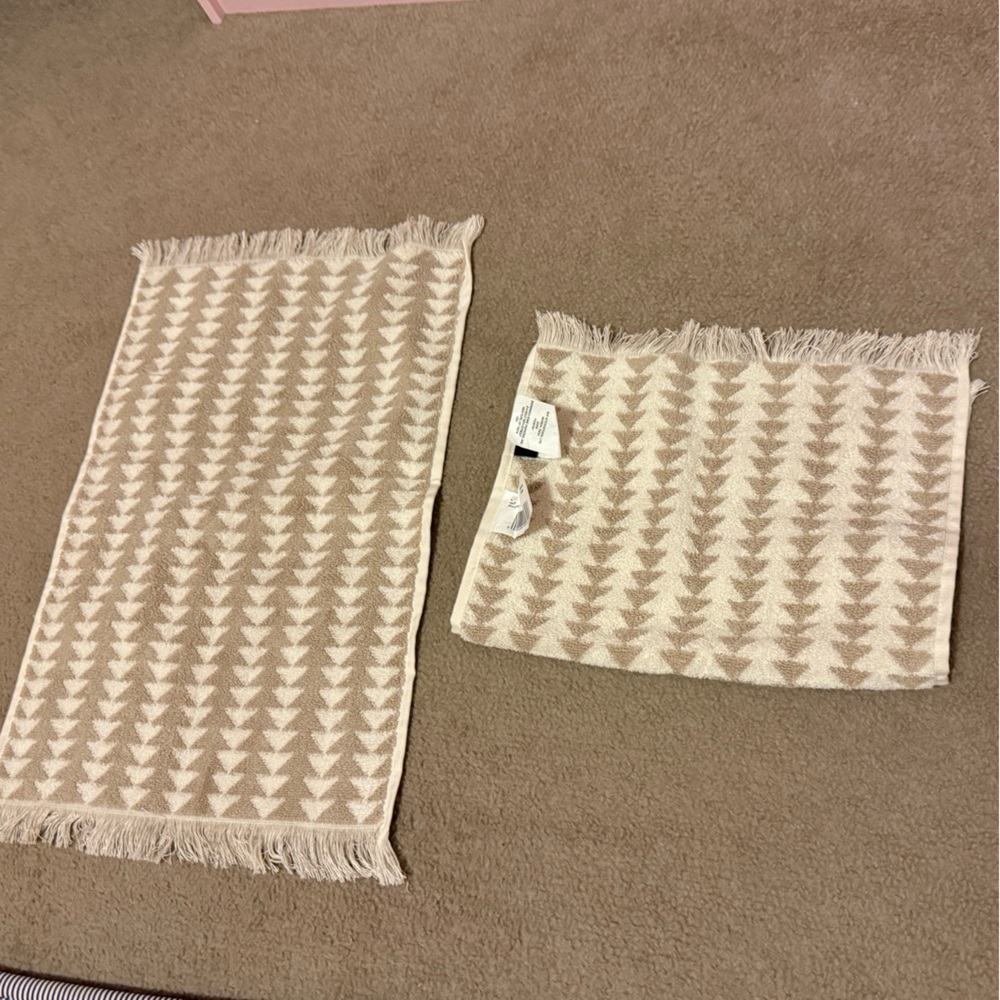 Pendleton Beige and Cream Chevron Towel